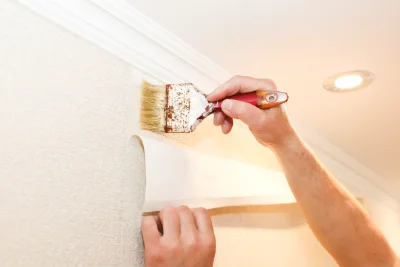 Pose de papier peint à Plailly — revêtements muraux et toiles de verre